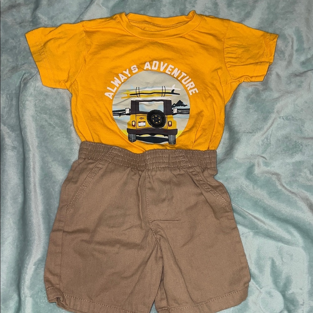 Alex & Jack Yellow Adventure Tee and caquis Shorts Set